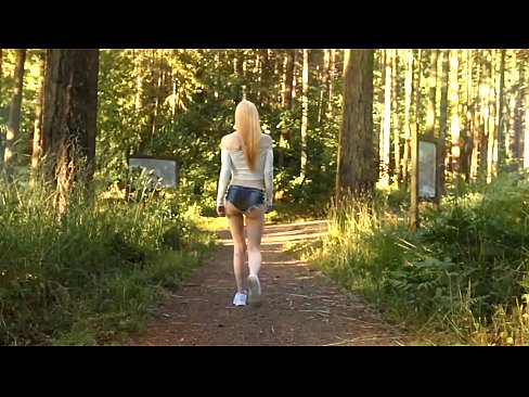 ❤️ Người phụ nữ xinh đẹp di chuyển chậm rãi, không phải video khỏa thân Sex video tại chúng tôi ❌️❤